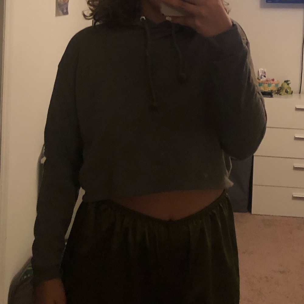 Army green cropped hoodie